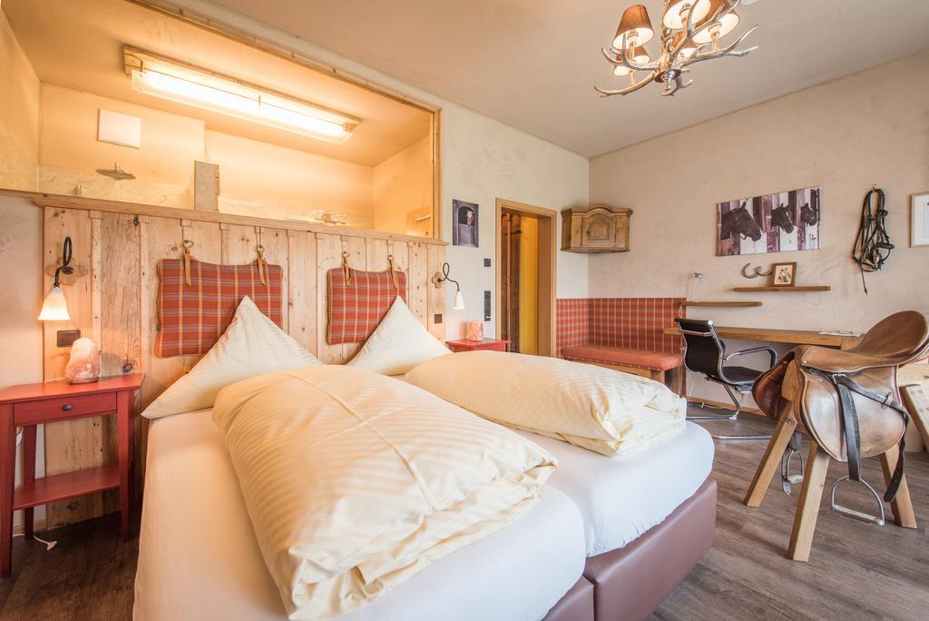 Landhotel Und Gasthof Hirsch Huettenreute Hosskirch ภายนอก รูปภาพ