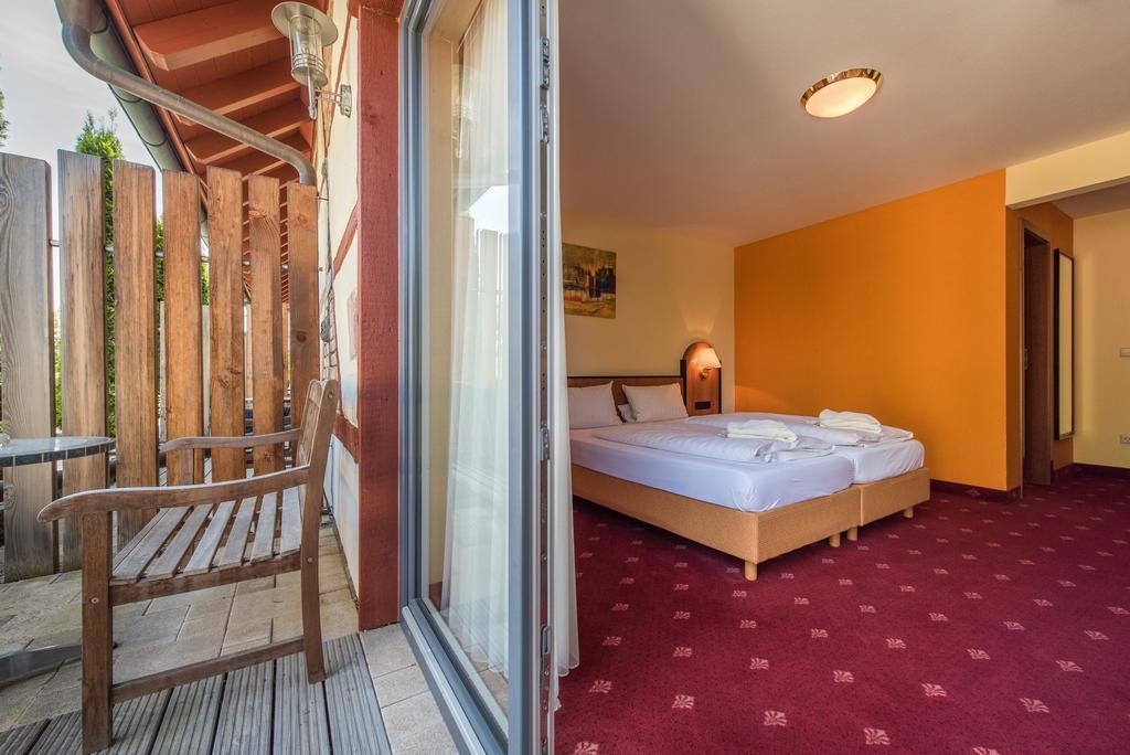 Landhotel Und Gasthof Hirsch Huettenreute Hosskirch ภายนอก รูปภาพ