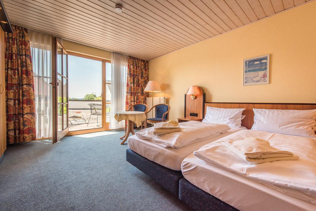 Landhotel Und Gasthof Hirsch Huettenreute Hosskirch ภายนอก รูปภาพ