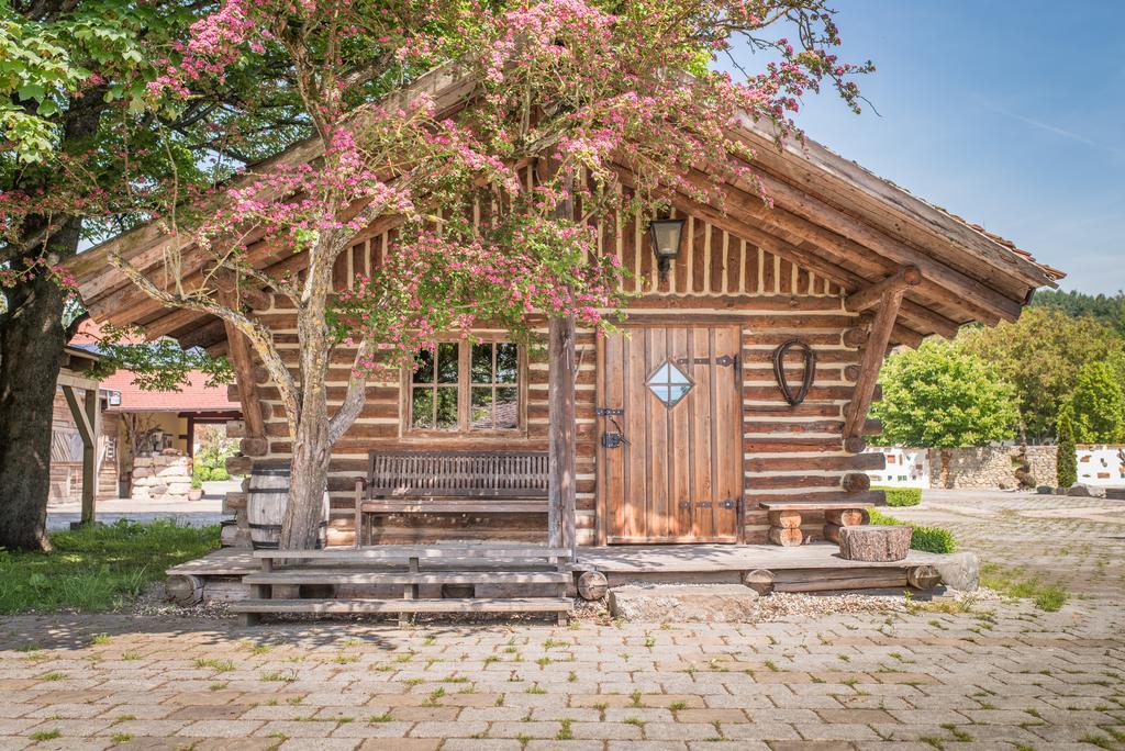 Landhotel Und Gasthof Hirsch Huettenreute Hosskirch ภายนอก รูปภาพ