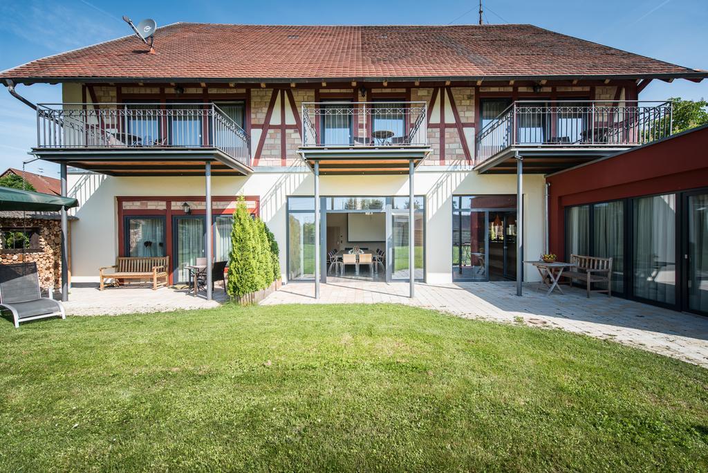 Landhotel Und Gasthof Hirsch Huettenreute Hosskirch ภายนอก รูปภาพ