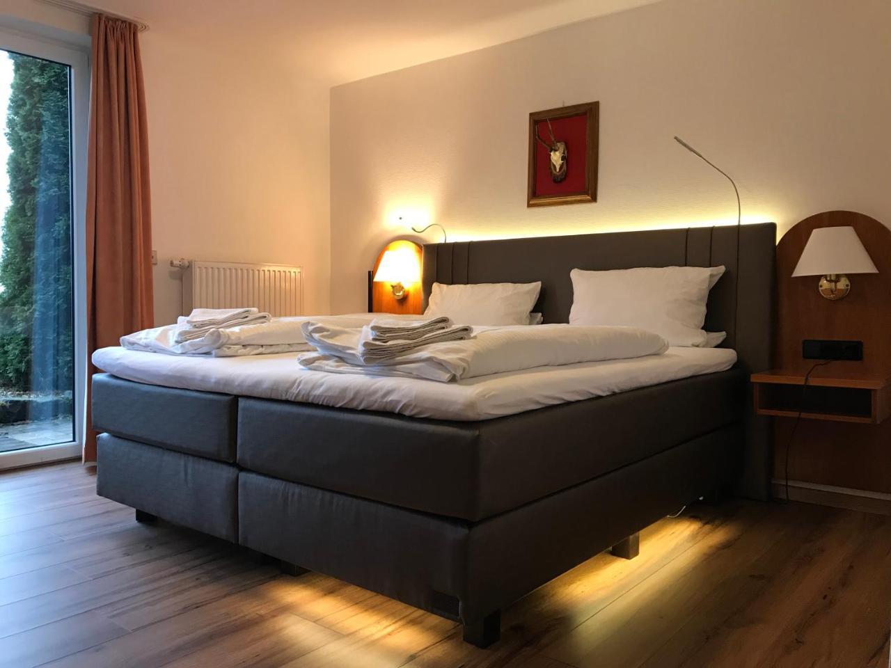 Landhotel Und Gasthof Hirsch Huettenreute Hosskirch ภายนอก รูปภาพ